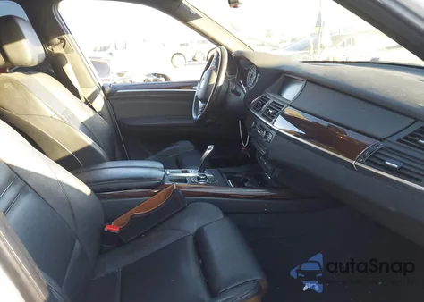 2011 BMW X5 xDrive35D z USA, uszkodzony, nr VIN 5UXZW0C56BL656748